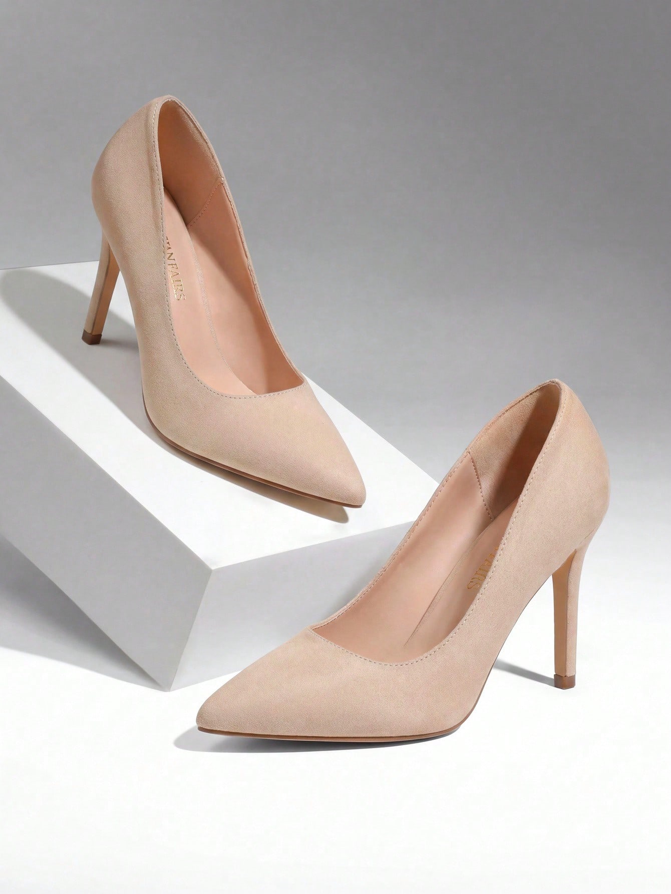 Court Heel Pointed - レディース スティレットヒール パンプス、ポインテッドトゥの無地デザイン、上品なファッションドレスシューズ、フォーマルにもカジュアルにも使える万能な一足。結婚式、パーティー、プロム、オフィス、デート、特別な機会に最適。