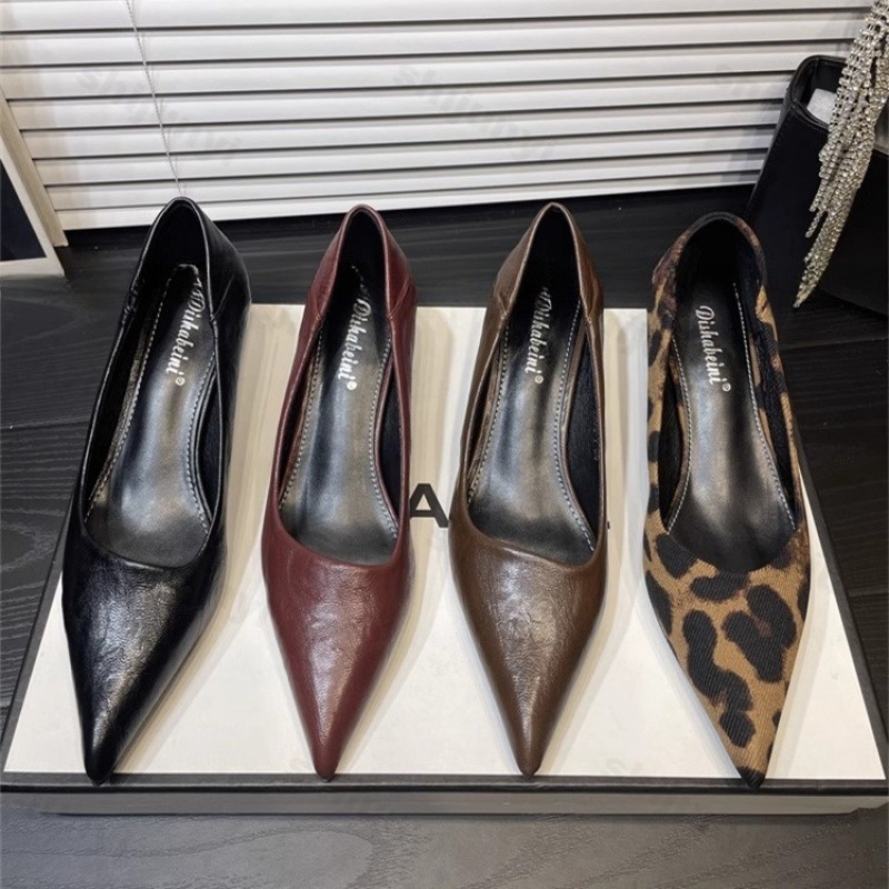 Women'S Shoes Quality - 女性のハイヒールパテントレザー尖ったエレガントなフレンチセクシーなハイヒールバーガンディヌードパンプス結婚式ブライダル品質赤い靴