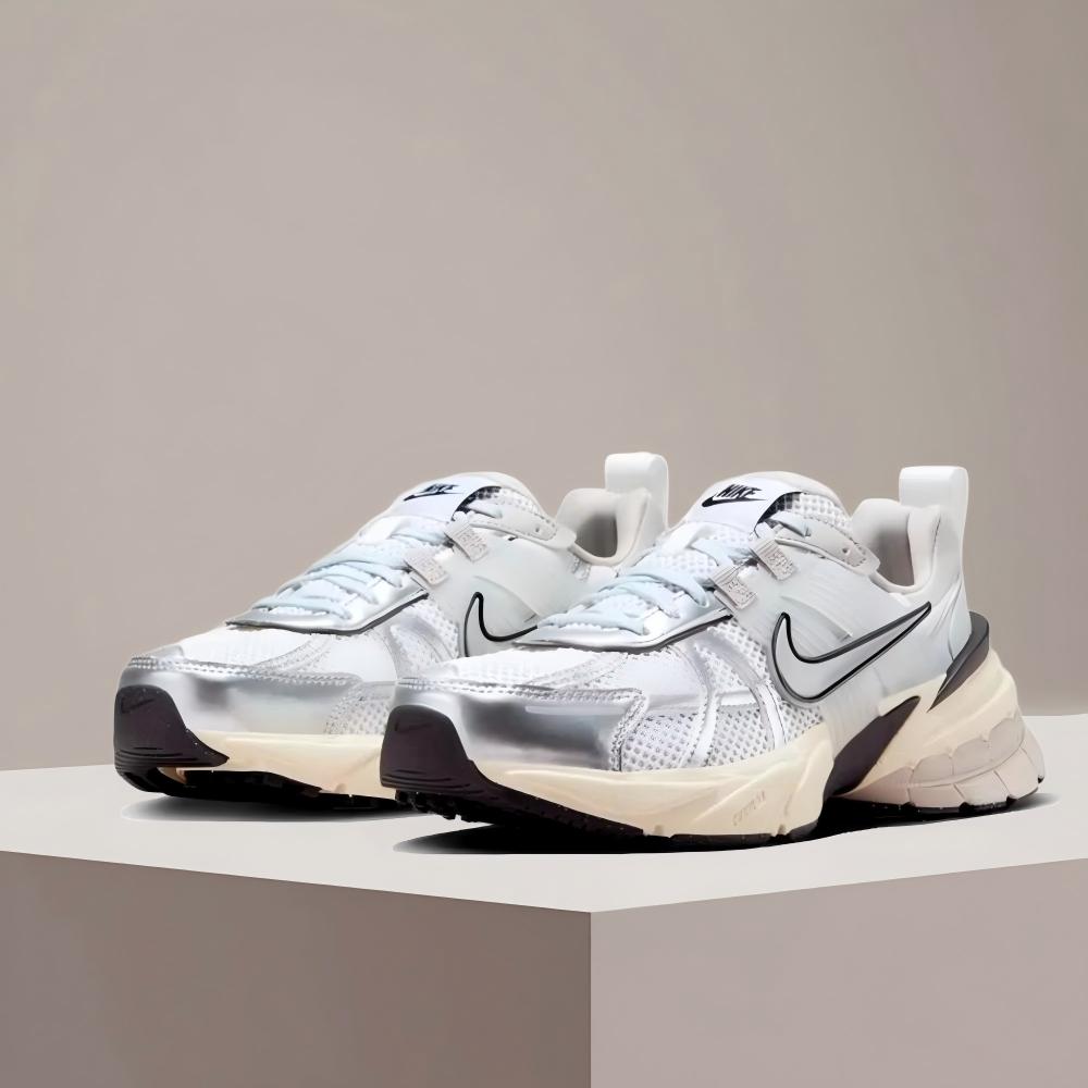 ナイキ V2K RUN レディース レトロ風多用途カジュアル - Women Shoes Running Nike のレビューと価格