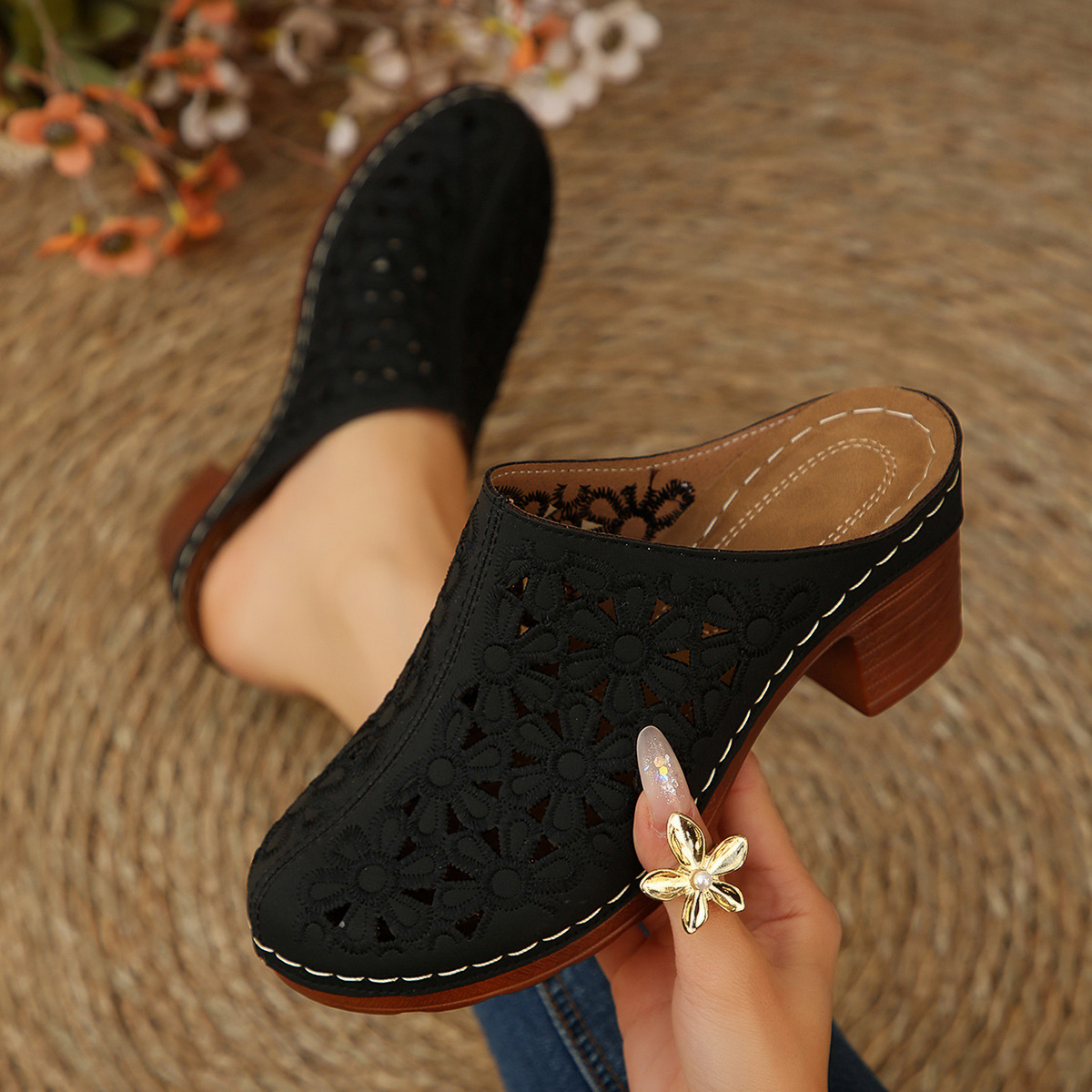 女性用花柄カットアウトミュールクロッグ、ヴィンテージ風中空刺 - Women'S Shoes Clogs のレビューと価格