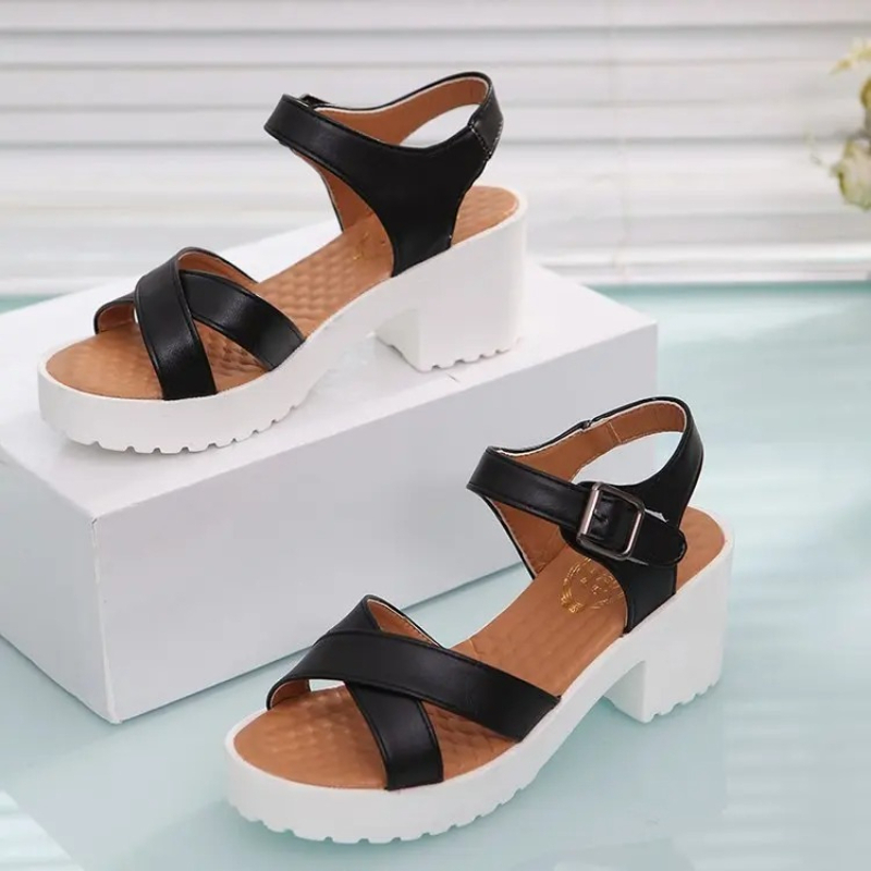 女性大きいサイズアンクルバックルハイヒールサンダルプラットフ - Women'S Shoes Quality のレビューと価格