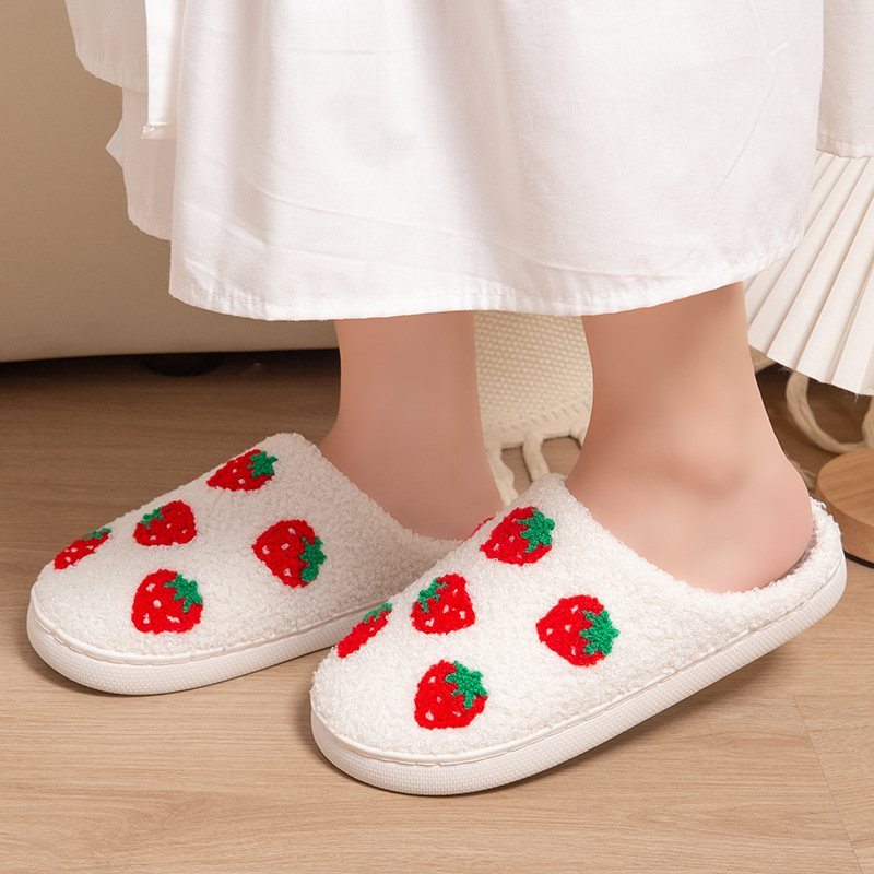 イチゴ柄レディーススリッパ 室内用フラット冬用デザイナーズシ - Mule Slip On のレビューと価格