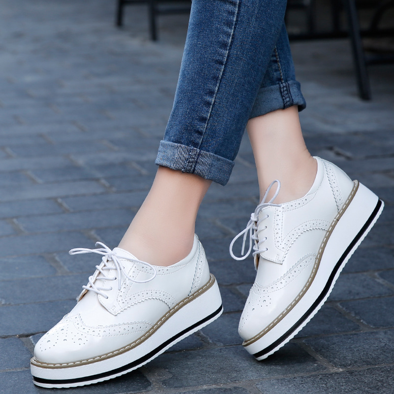 女性ローファーの靴革の厚さのヒールオックスフォード靴女性のレ - Oxford Lace Up Women のレビューと価格